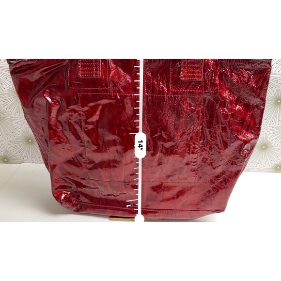 Danier cherry red patent leather tote bag - Picture 4 of 10
